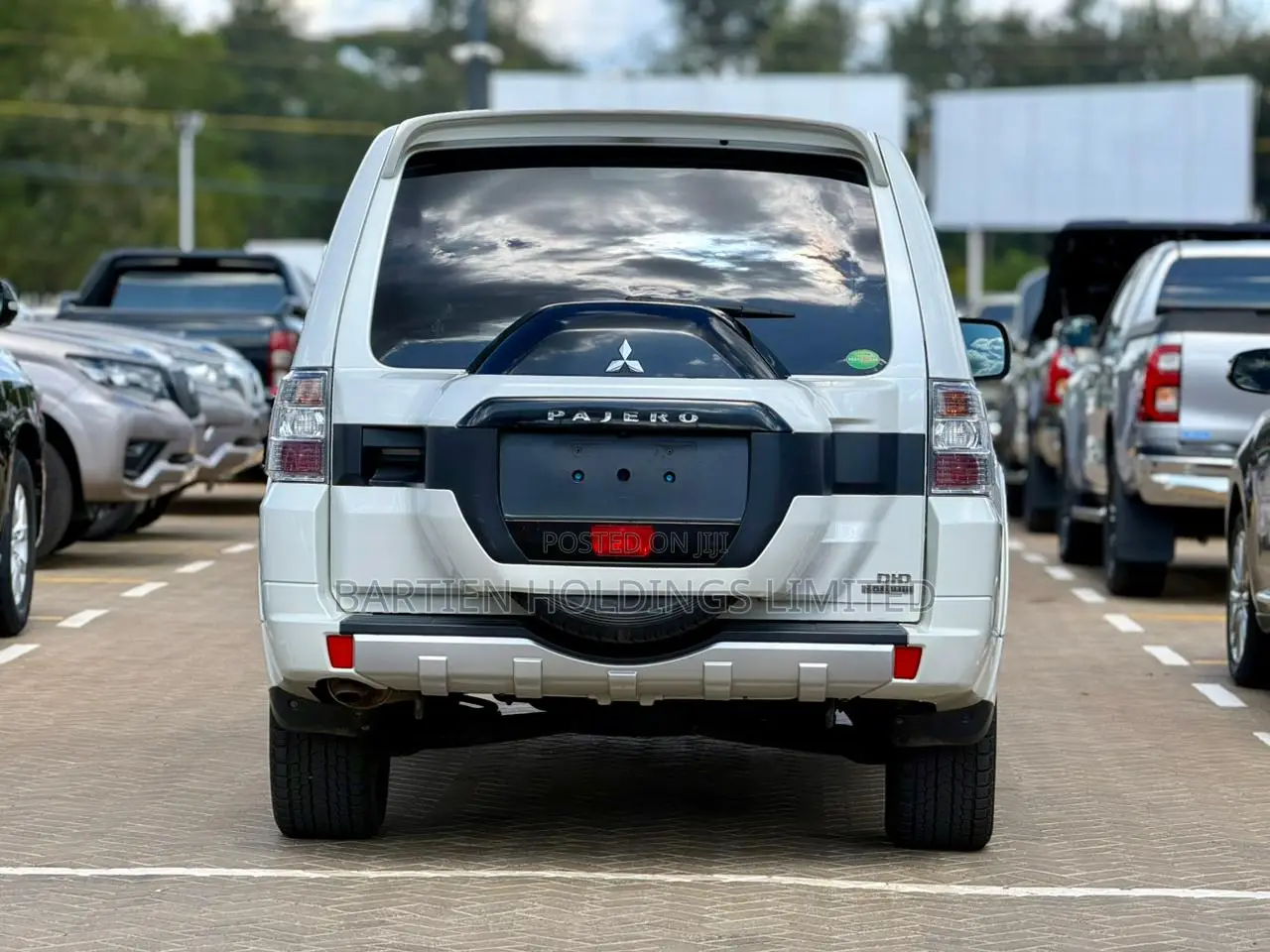 Mitsubishi Pajero 2019 White