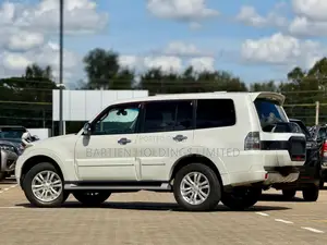 Mitsubishi Pajero 2019 White