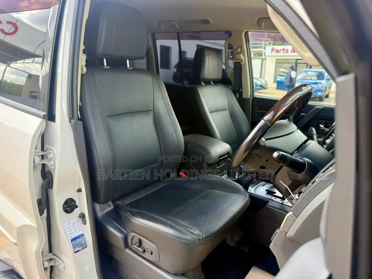Mitsubishi Pajero 2019 White