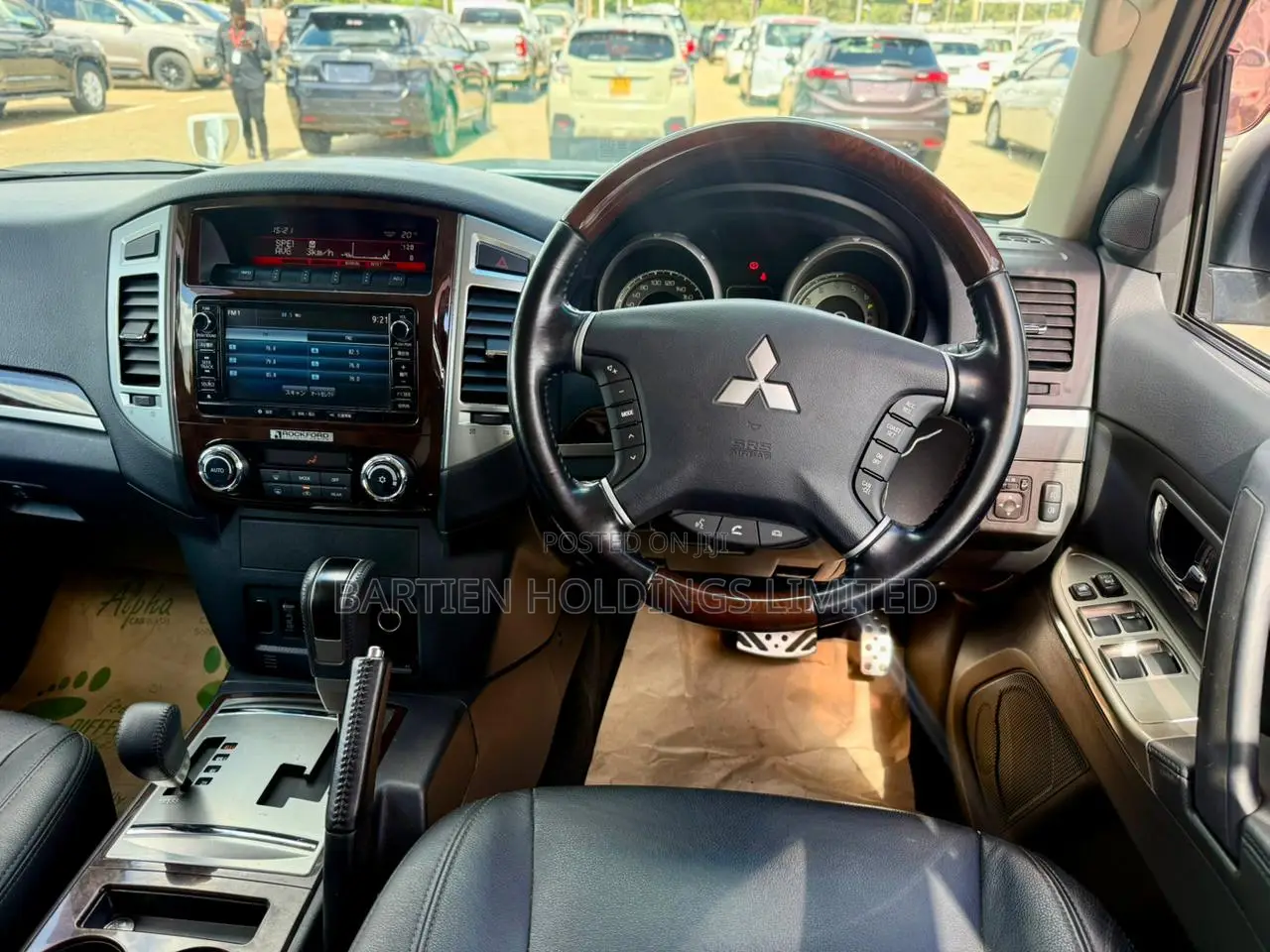 Mitsubishi Pajero 2019 White