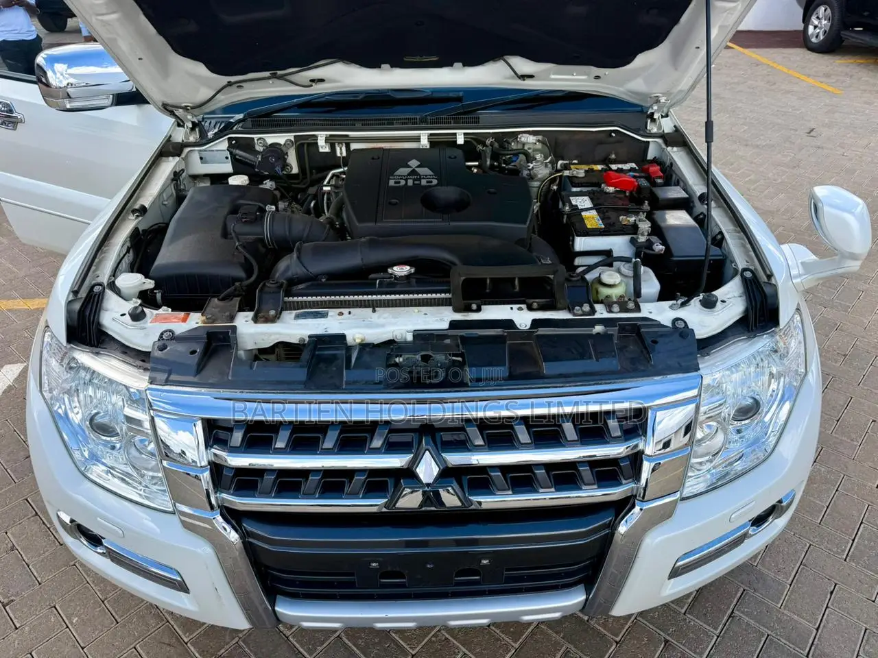 Mitsubishi Pajero 2019 White