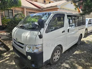 Toyota HiAce 2014 White