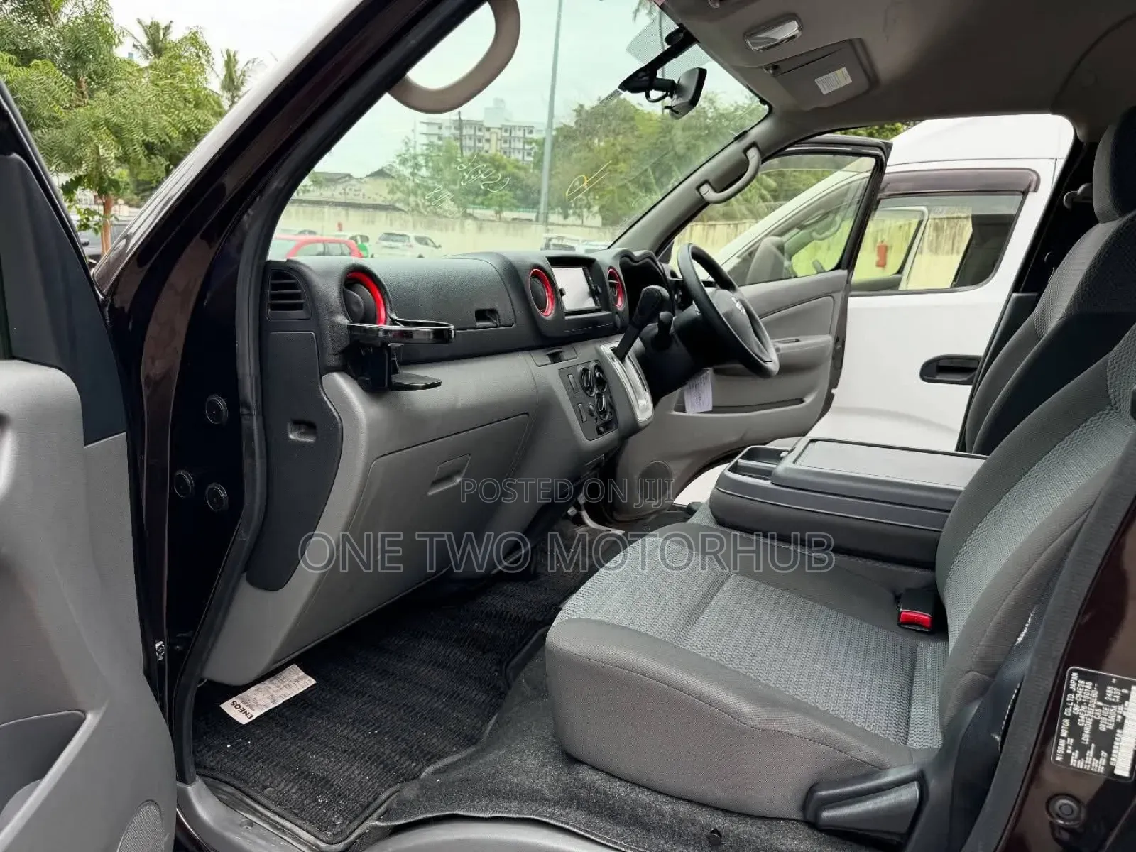 Nissan Caravan (Urvan) 2018 Brown