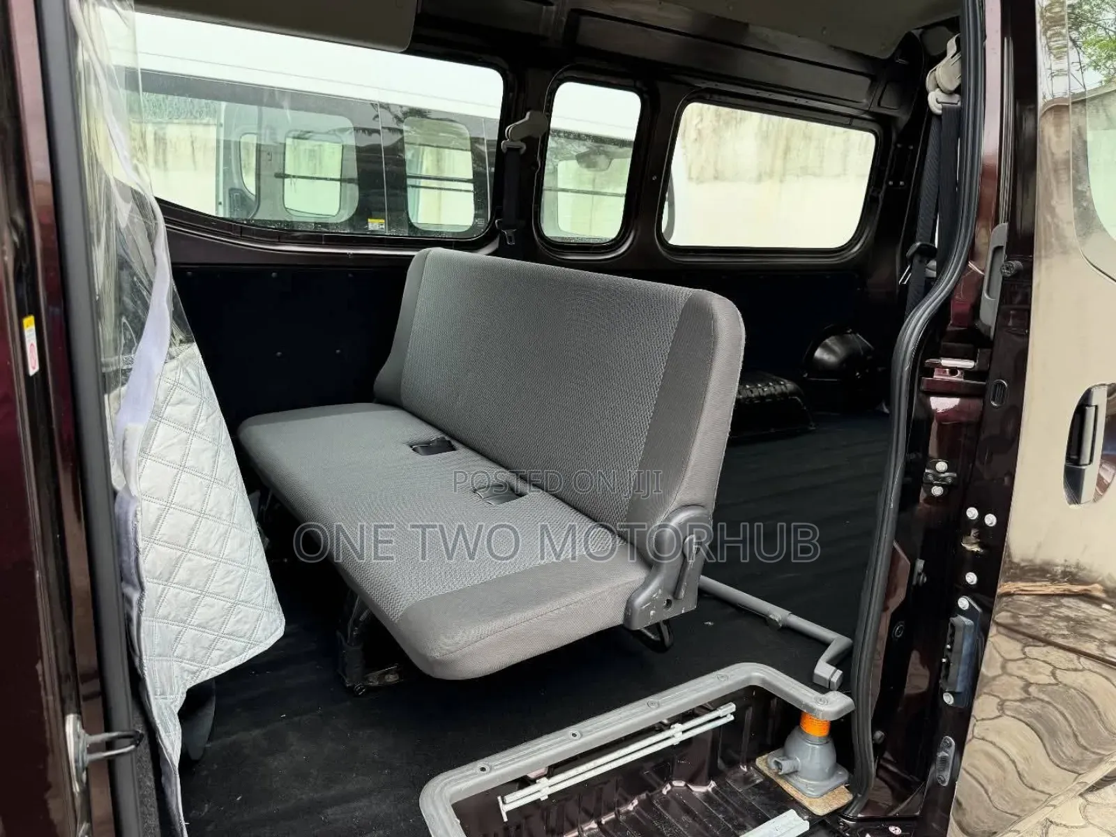 Nissan Caravan (Urvan) 2018 Brown