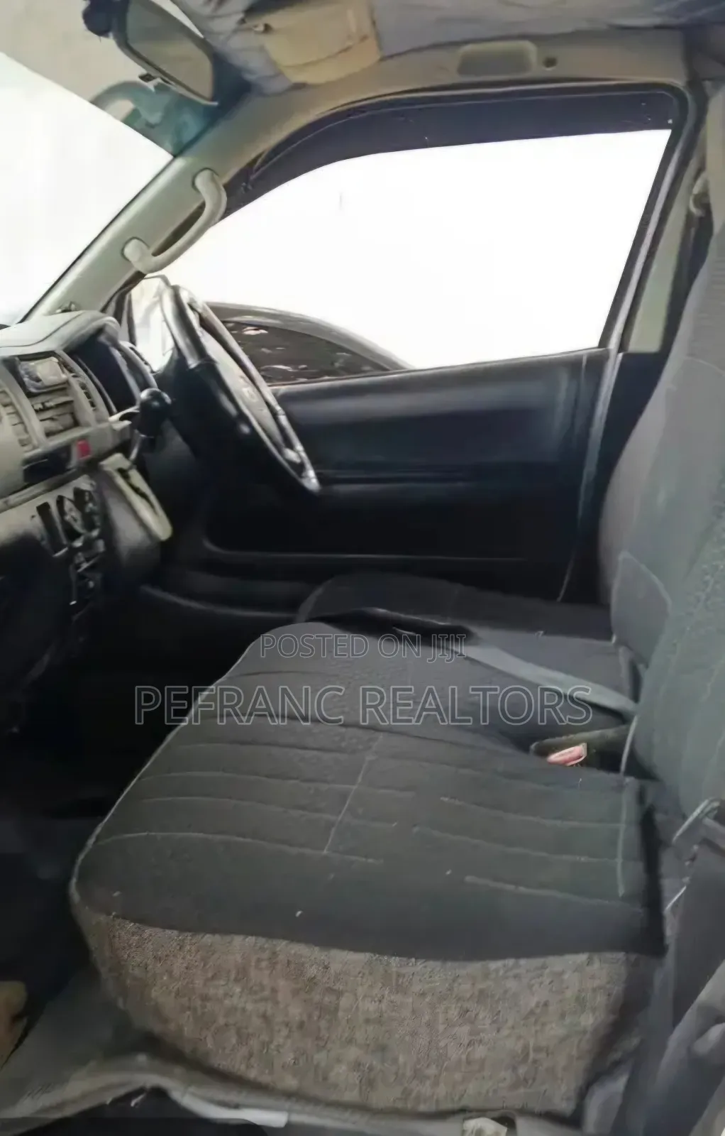 Toyota HiAce 2014 White