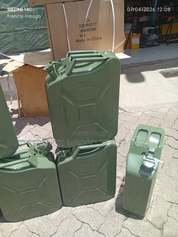 Metallic 20l Fuel Jerrycan - thumbnail 2