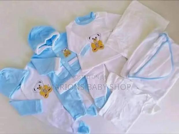 Warm 8pcs Baby Receiving Set (New) - thumbnail 2