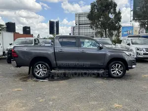 Toyota Hilux Revo Double Cab Deisel 2.4 AWD 2019 Gray