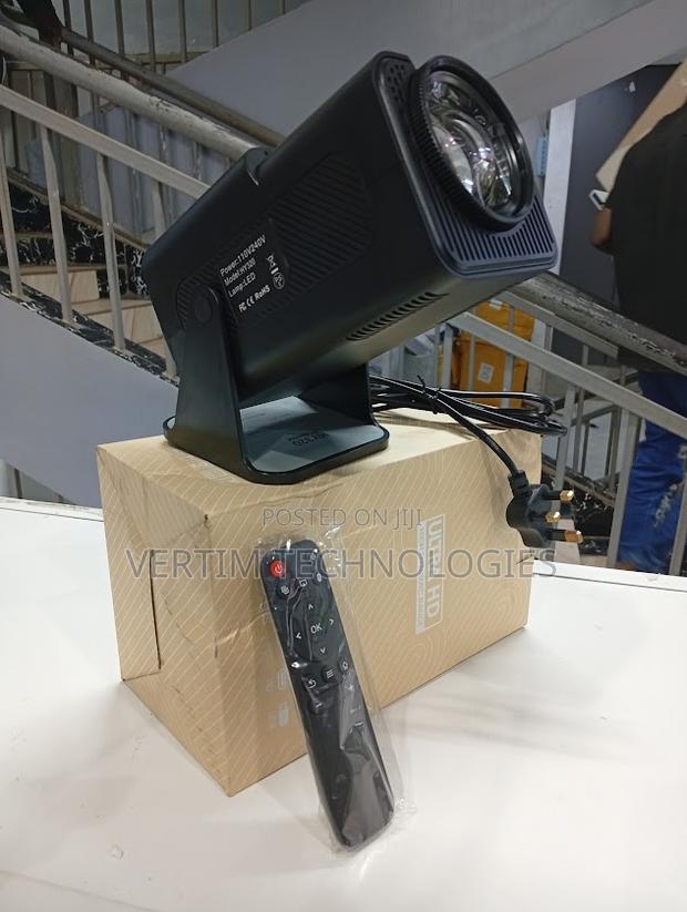 32000 Lumens Mini Wifi Android Projector With Inbuilt Speaker Hy 320 - main view