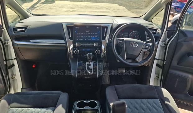 Toyota Vellfire 2019 White - thumbnail 4