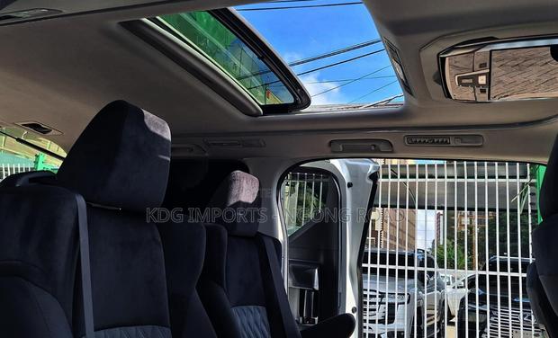 Toyota Vellfire 2019 White - thumbnail 8