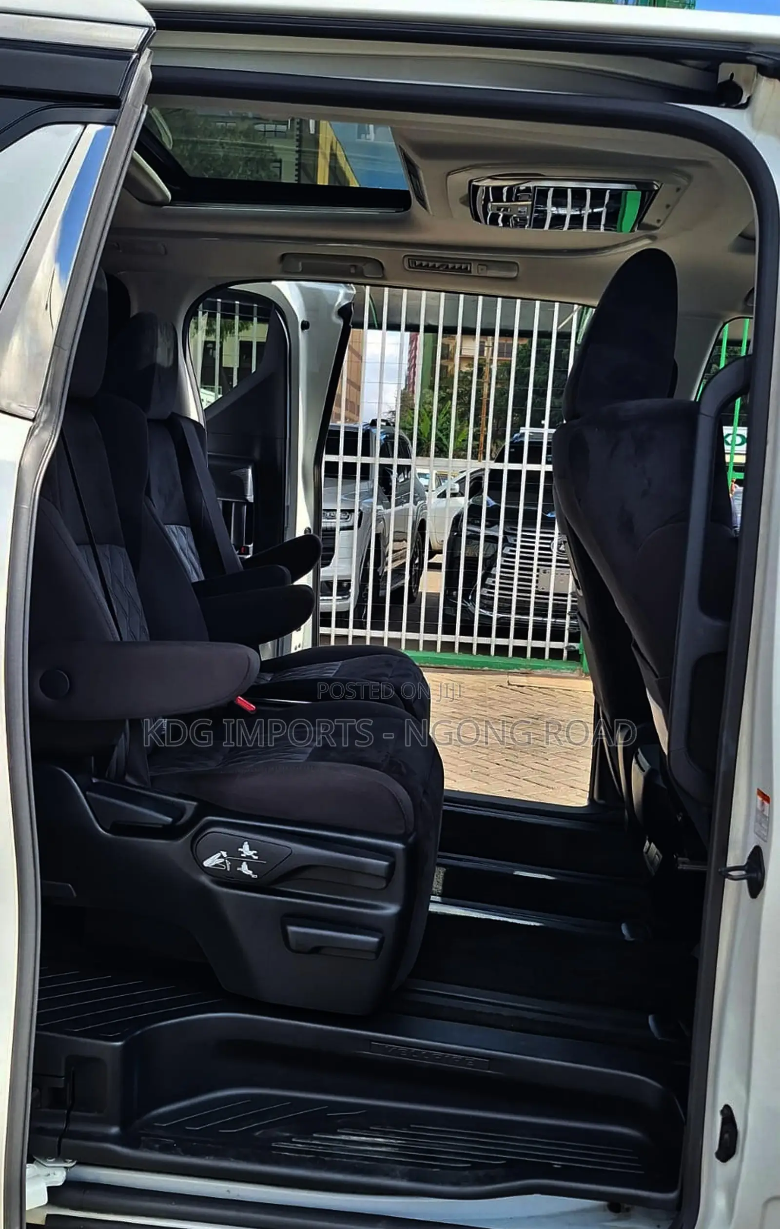 Toyota Vellfire 2019 White