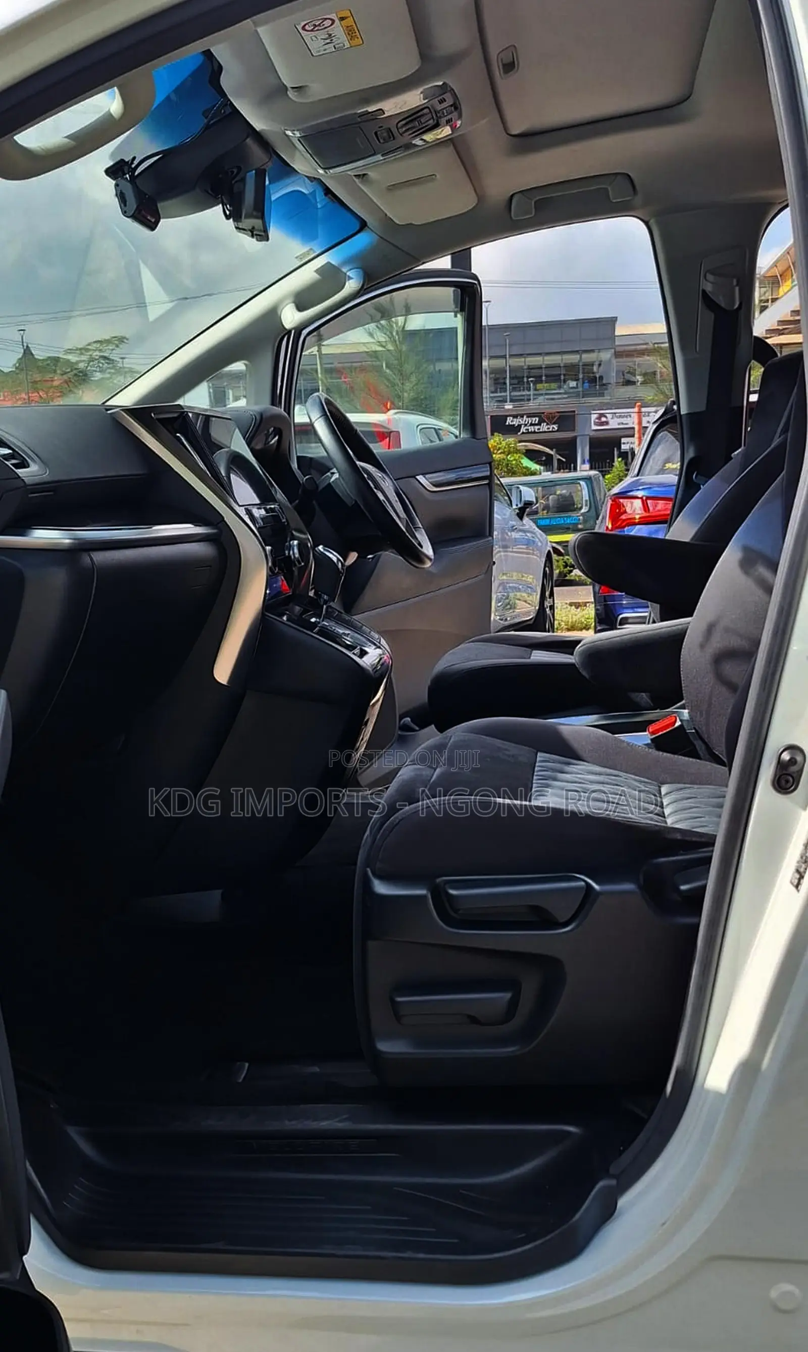 Toyota Vellfire 2019 White