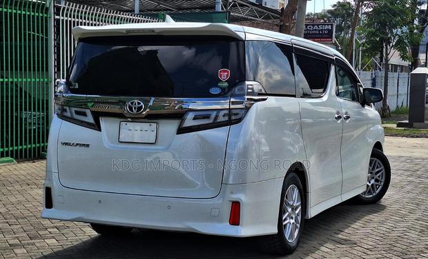 Toyota Vellfire 2019 White - thumbnail 15