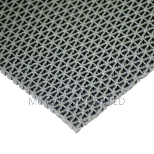 Anti Slip S Mat for Wet Areas and Bathroom Floor Safety Solutions