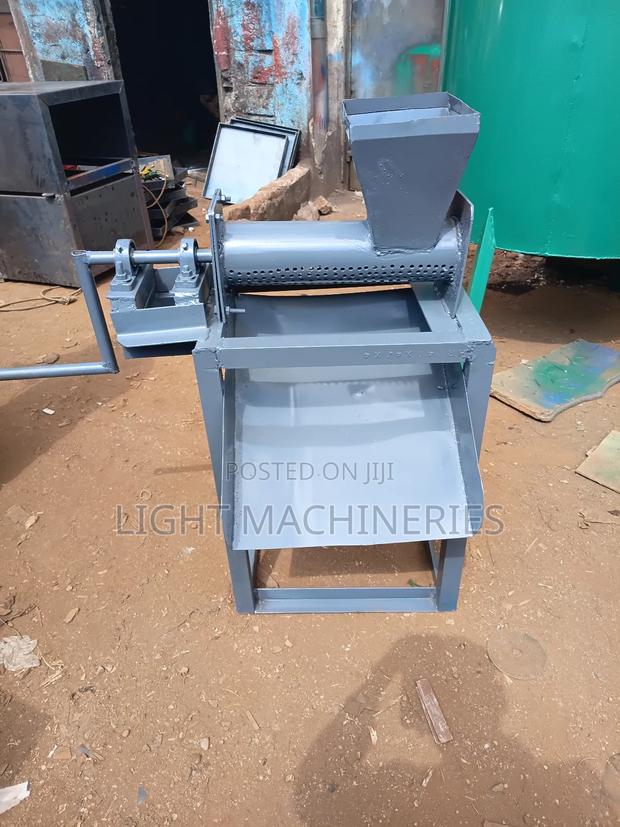 Charcoal Crusher Machine