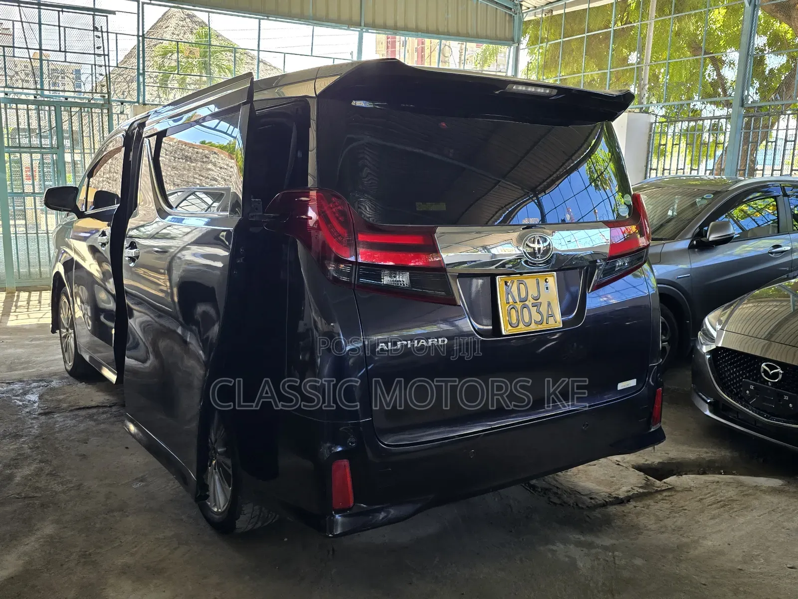 Toyota Alphard 2.5 Petrol FWD 2016 Black