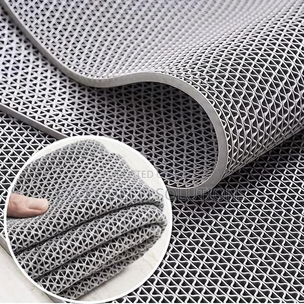 Anti Slip S Mat for Bathroom Floors and Wet Slippery Areas Use
