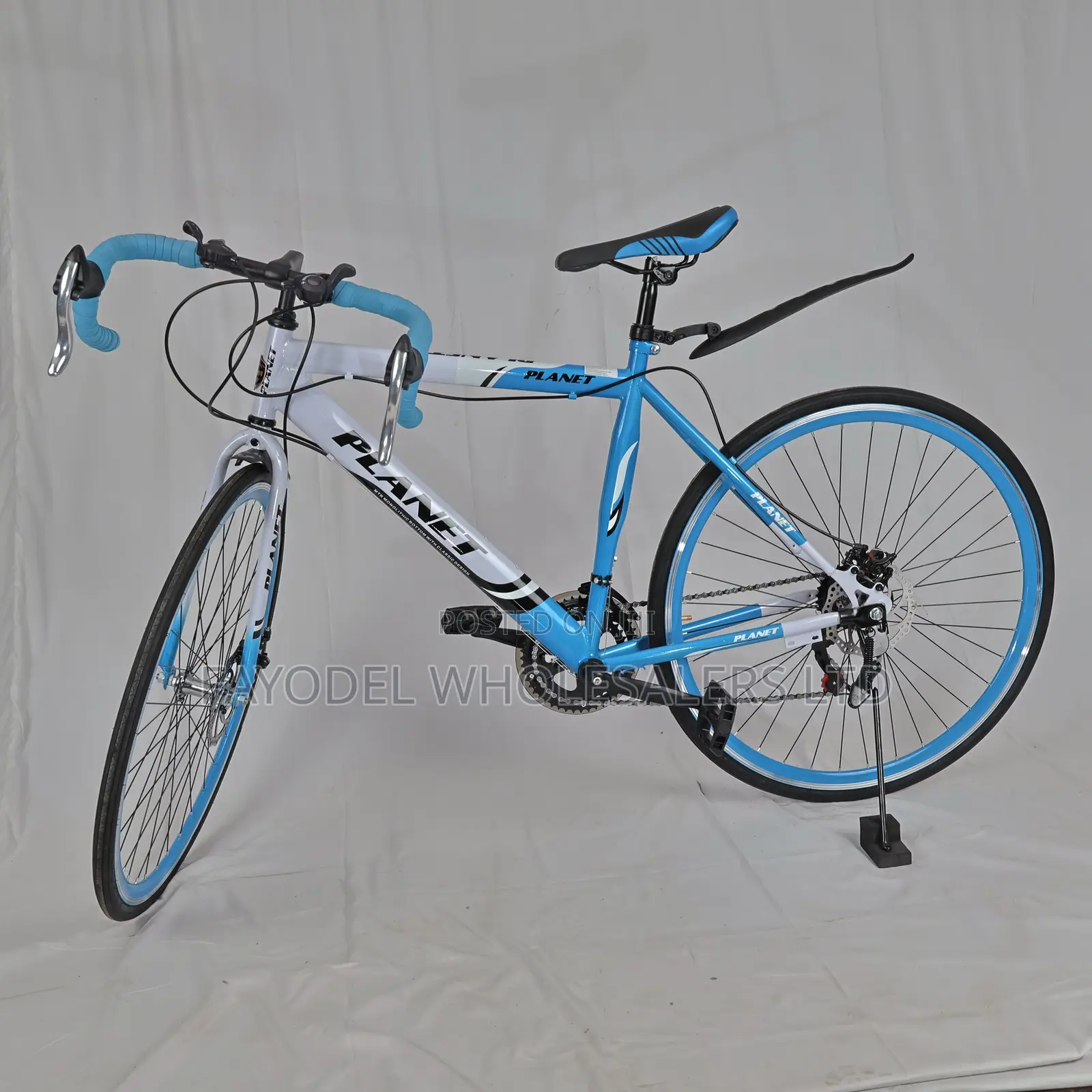 Planet 700c Road Bike – 26′′ Pure Road Bike With Disc Brakes