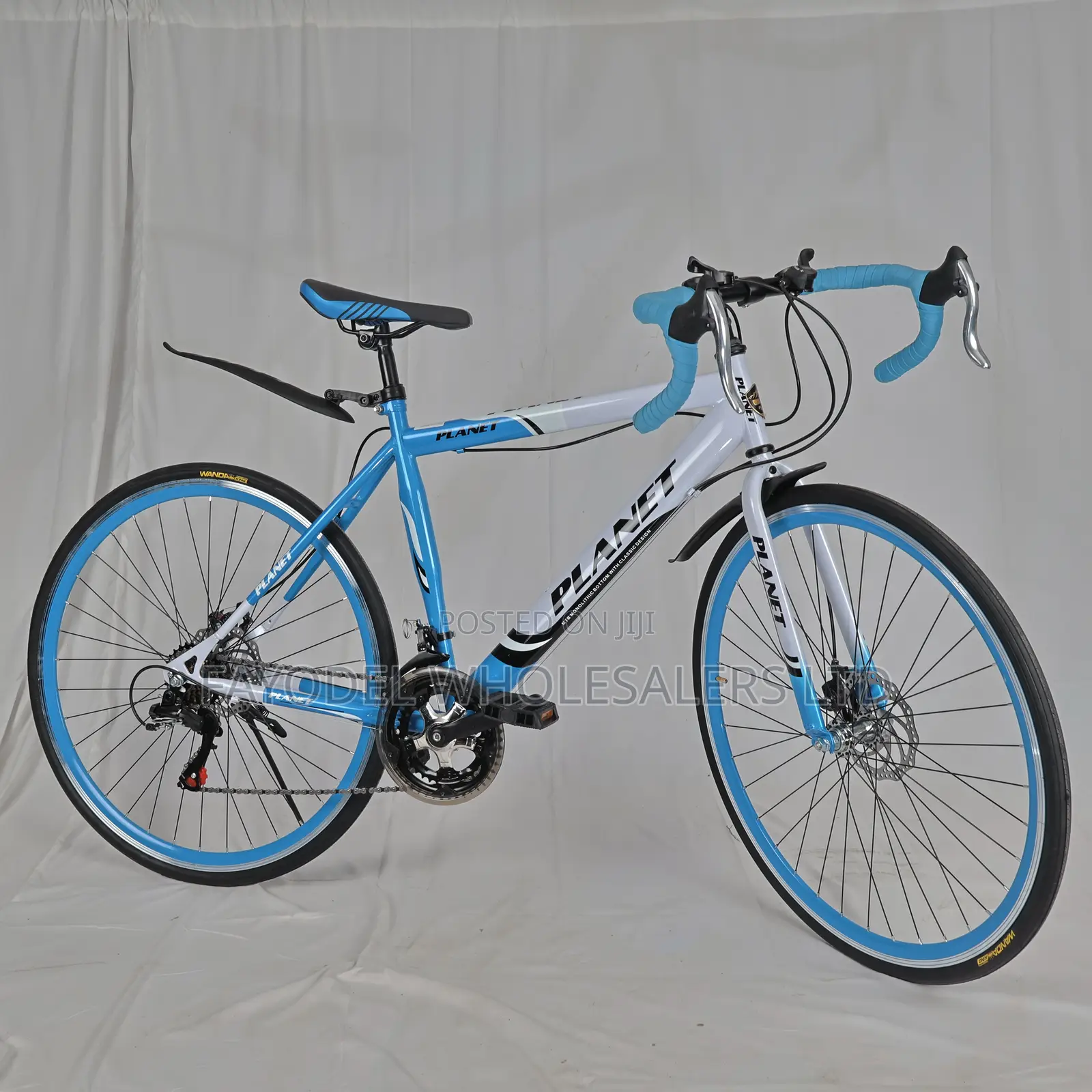 Planet 700c Road Bike – 26′′ Pure Road Bike With Disc Brakes