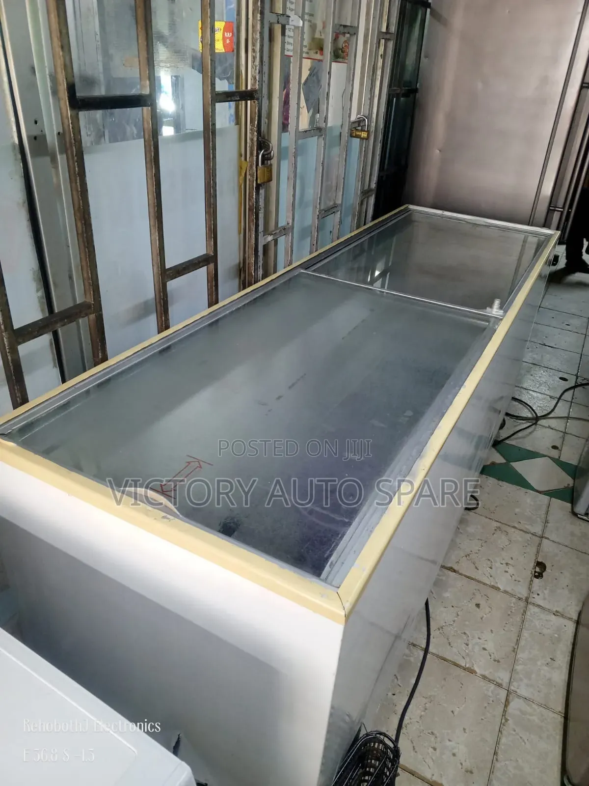 Display Freezer (800litres )
