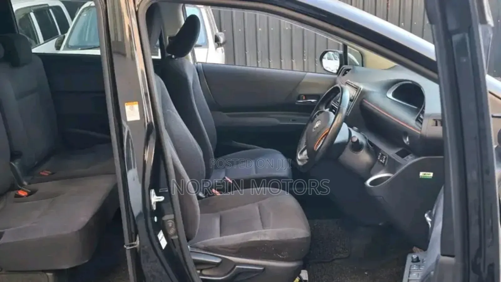Toyota Sienta 2018 Black