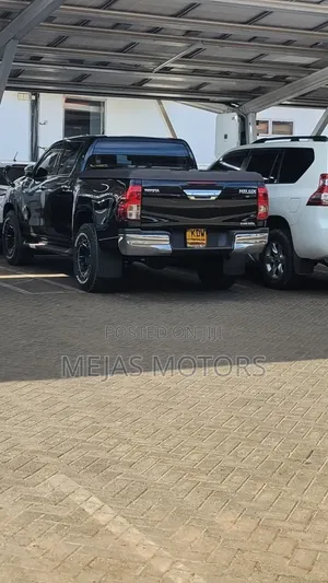 Toyota Hilux 2019 Black