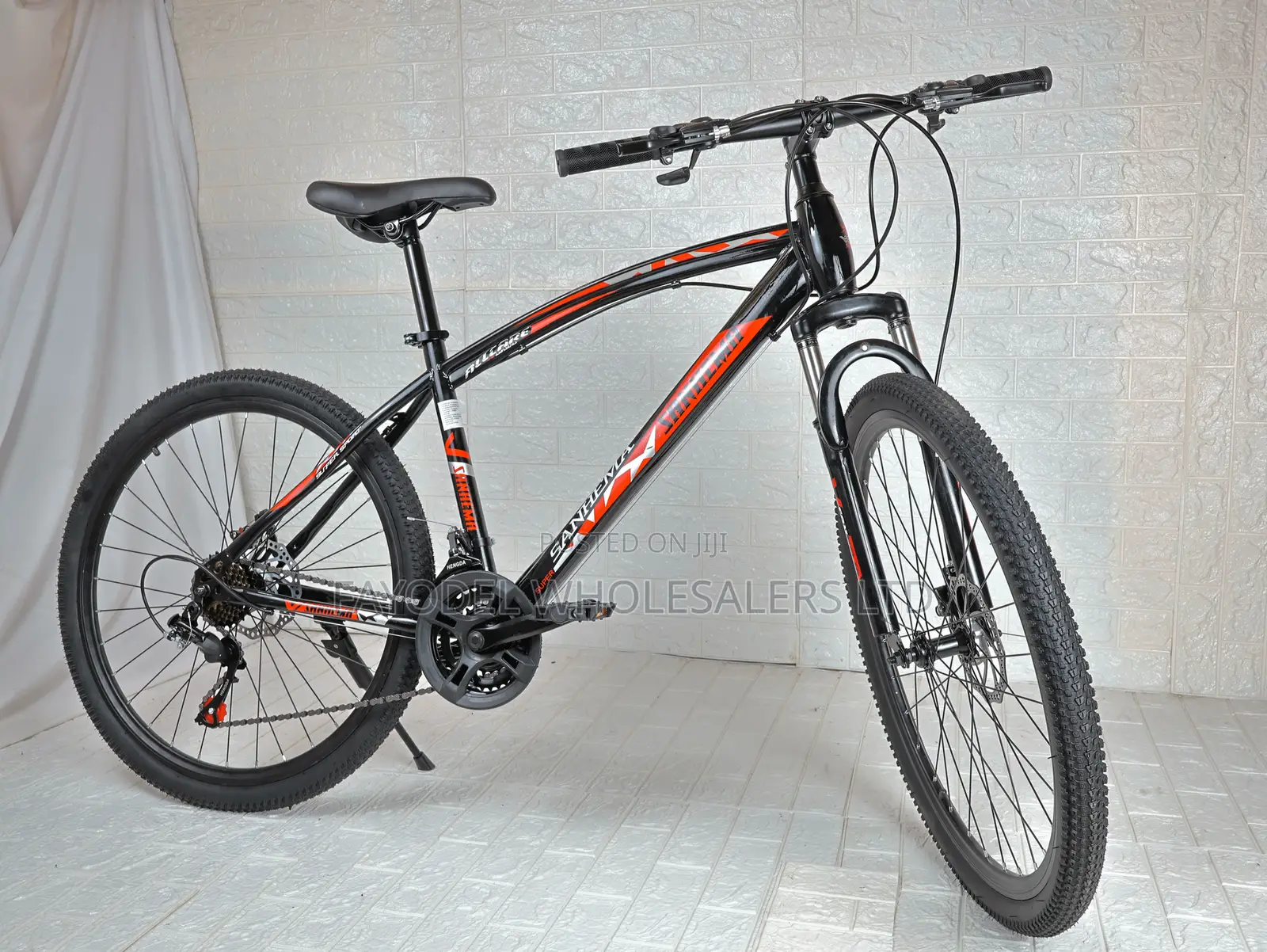 Sanhema Mountain Bike – 26′′, 21-Speed Adventure Bike