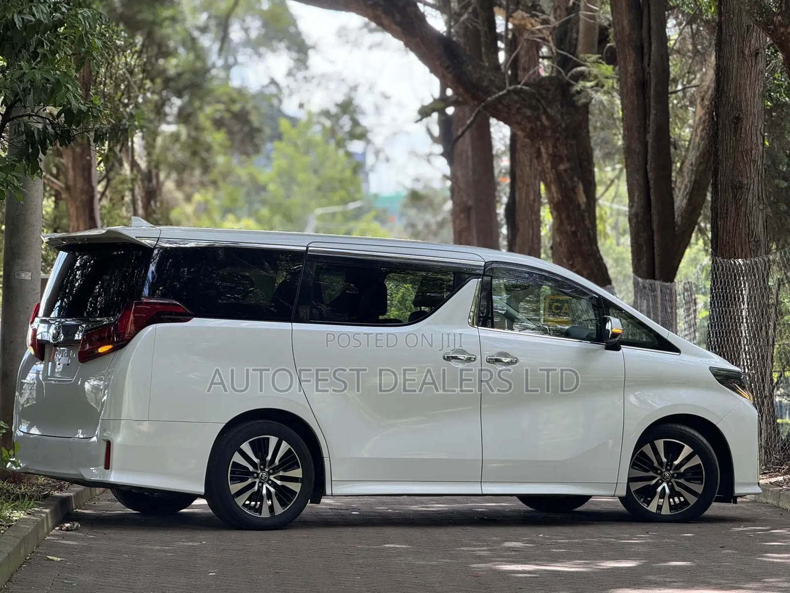 Toyota Alphard 2.5 Petrol AWD 2019 White