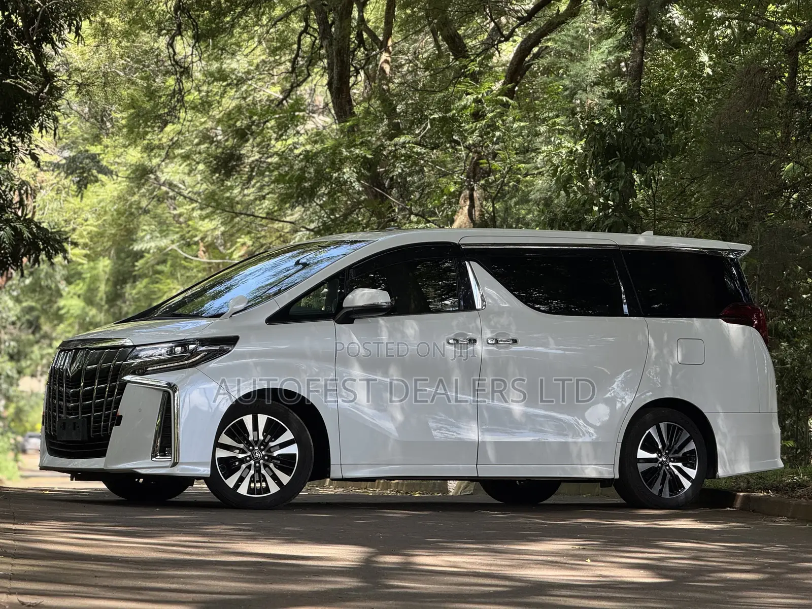 Toyota Alphard 2.5 Petrol AWD 2019 White