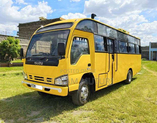 Isuzu NQR 2016 Yellow