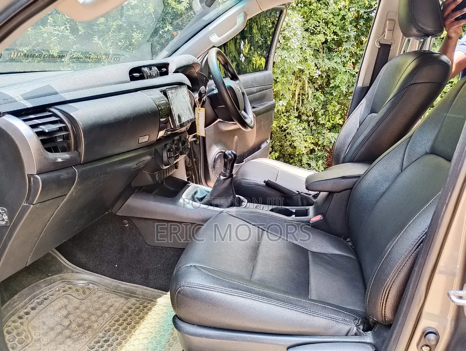 Toyota Hilux 2015 Gray