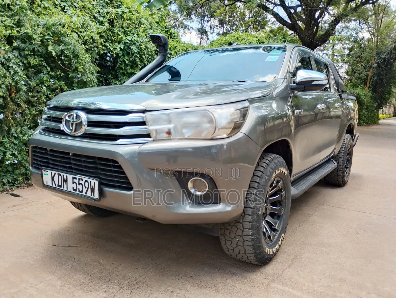 Toyota Hilux 2015 Gray