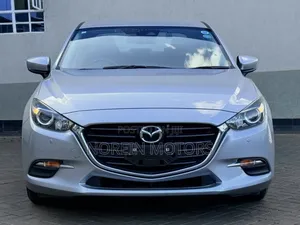 Mazda Axela 2018 Off white
