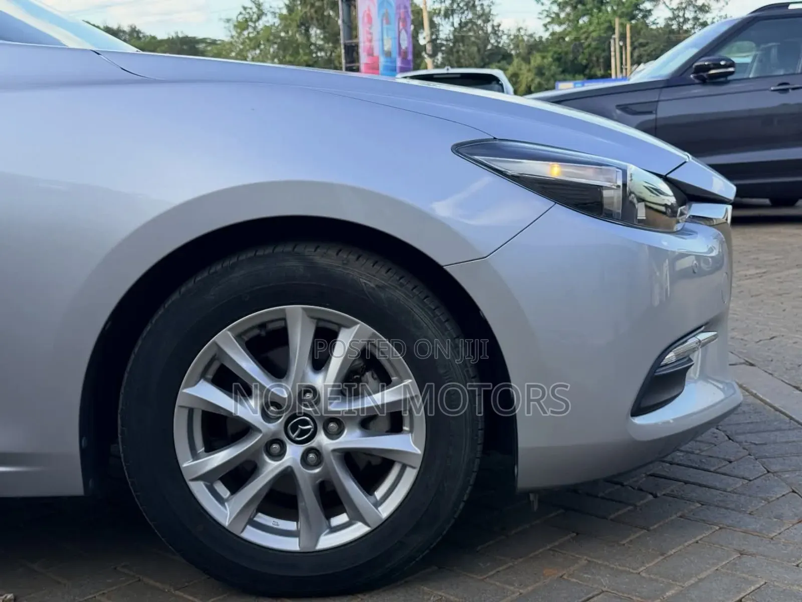 Mazda Axela 2018 Off white