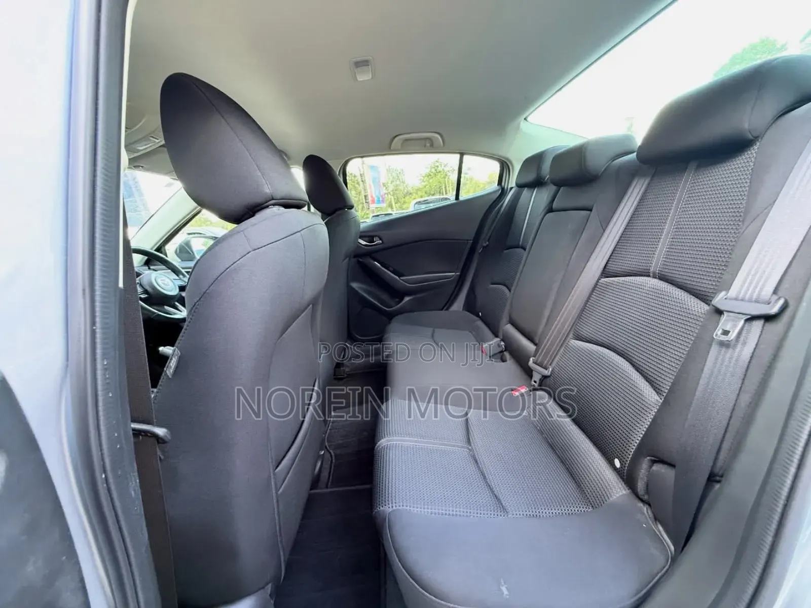 Mazda Axela 2018 Off white