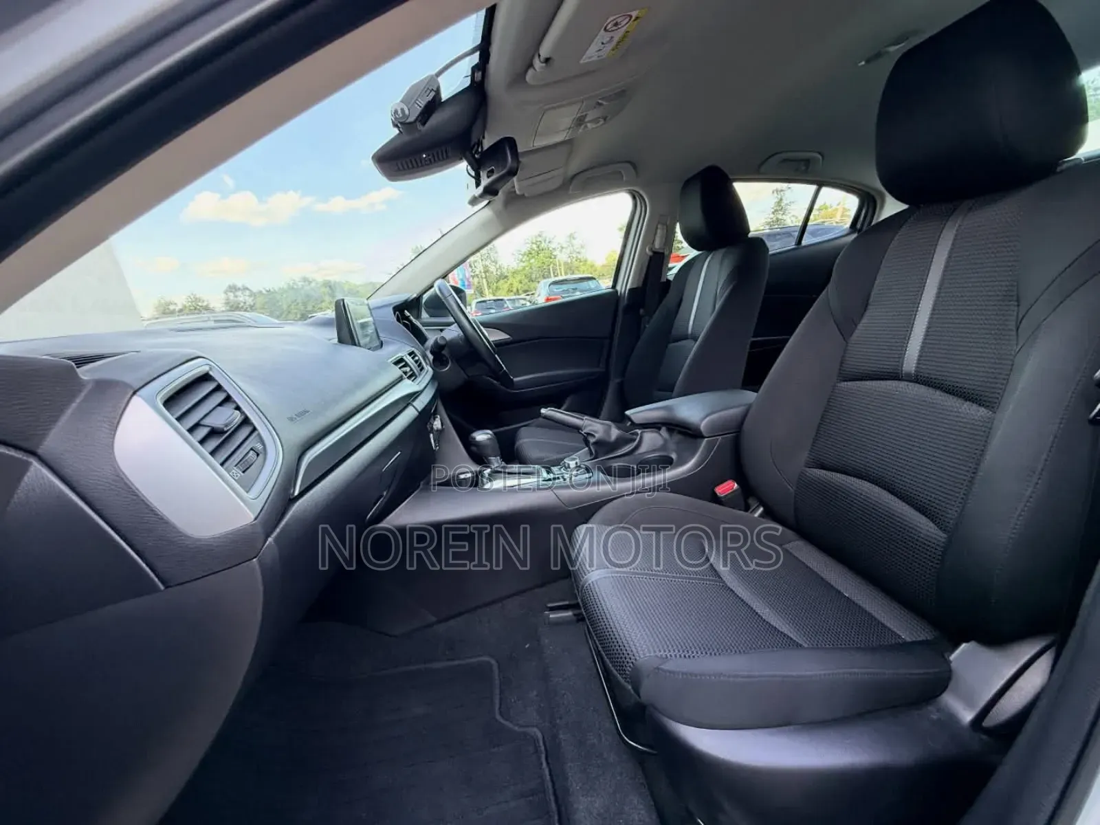 Mazda Axela 2018 Off white