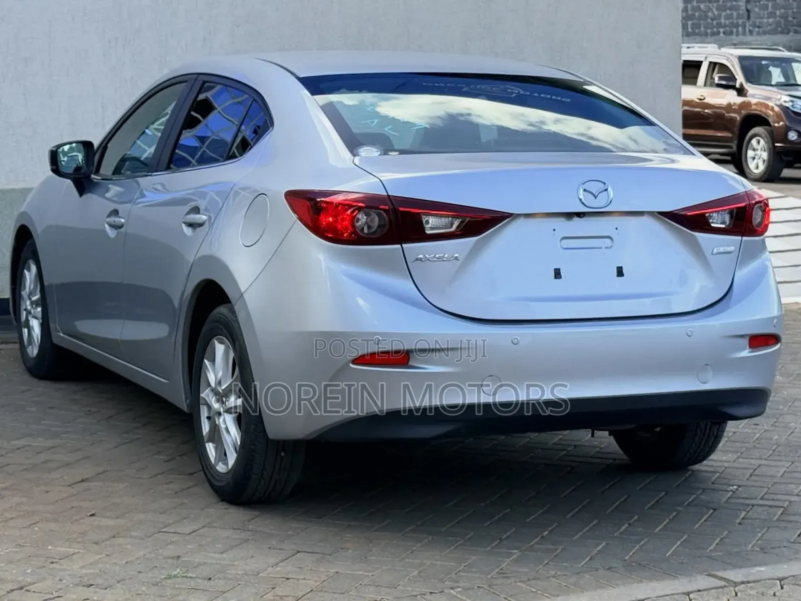 Mazda Axela 2018 Off white