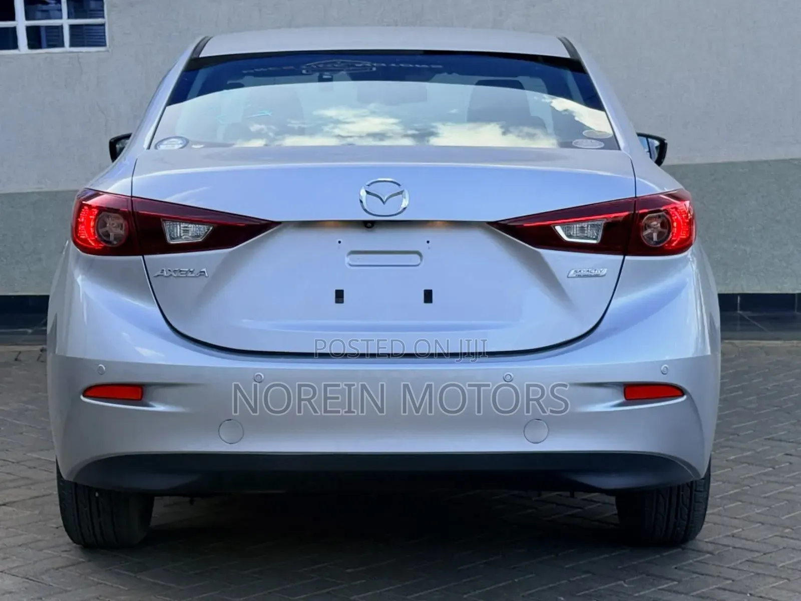 Mazda Axela 2018 Off white