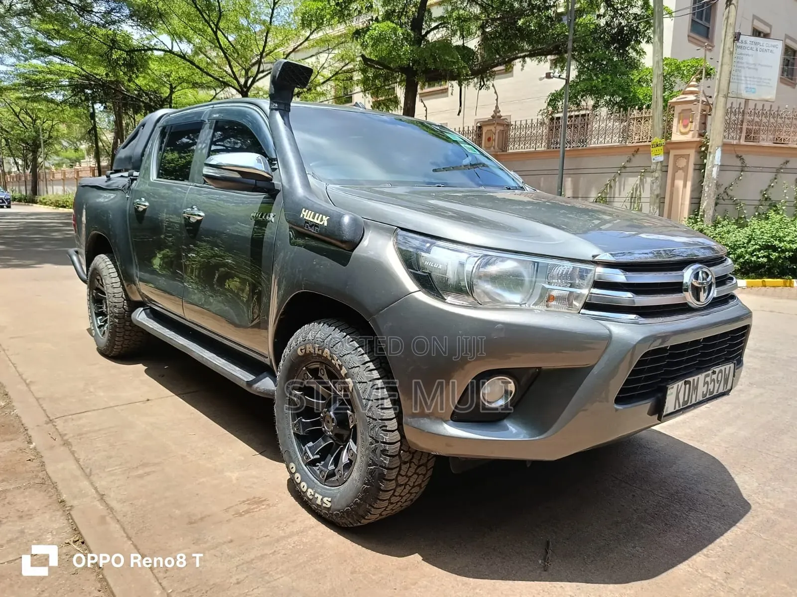 Toyota Hilux 2015 Brown