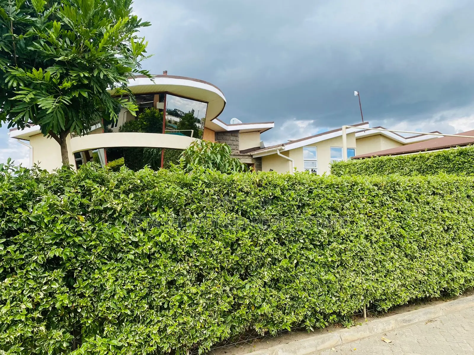 3bdrm House in Karagita for sale