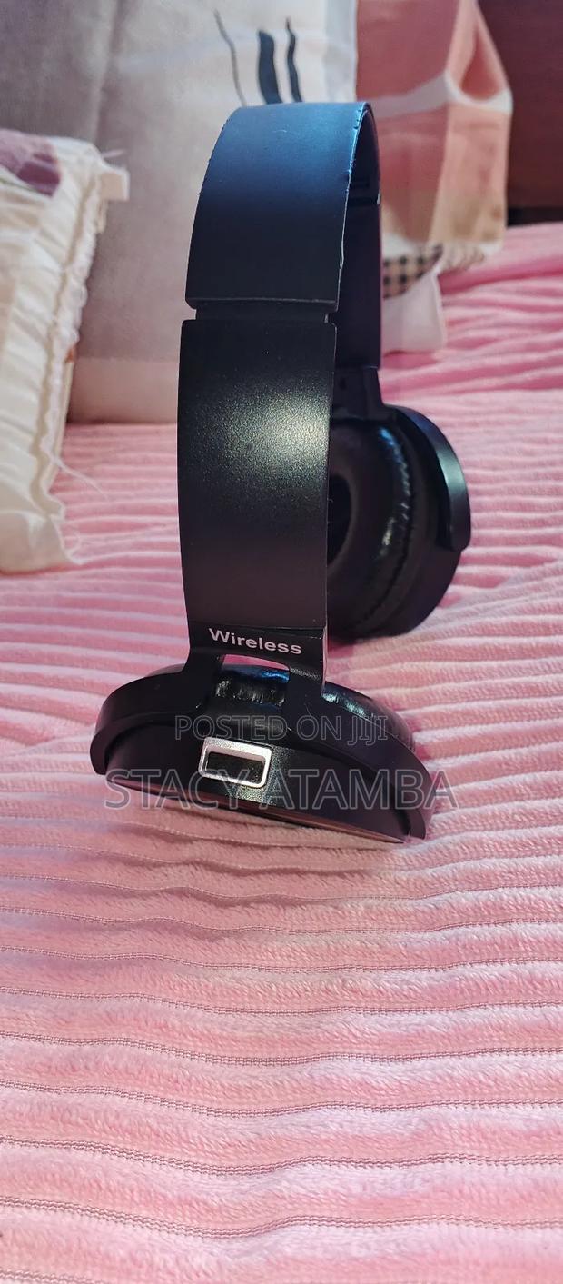 Headphones  - thumbnail 3