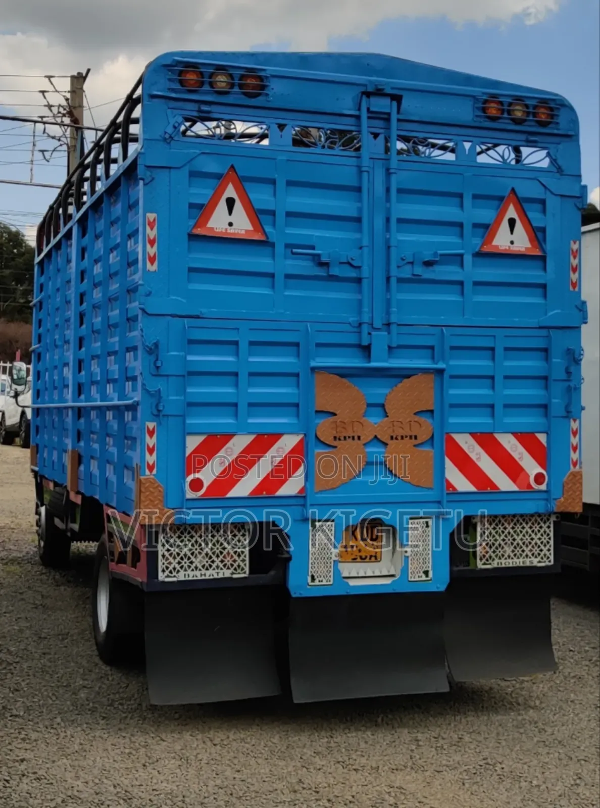 Isuzu NQR Blue Power