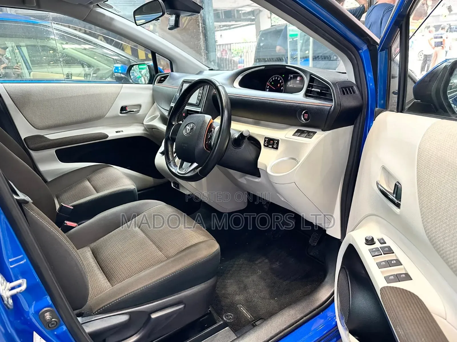 Toyota Sienta 2020 Blue