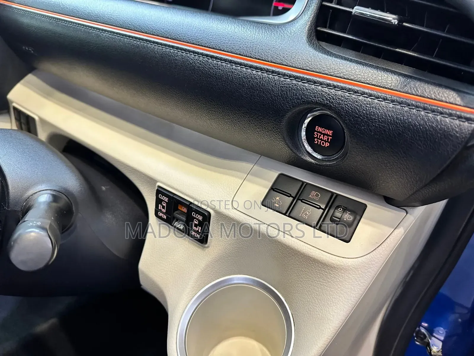 Toyota Sienta 2020 Blue