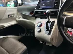 Toyota Sienta 2020 Blue