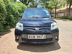 Toyota Sienta 1.5 FWD 2012 Black