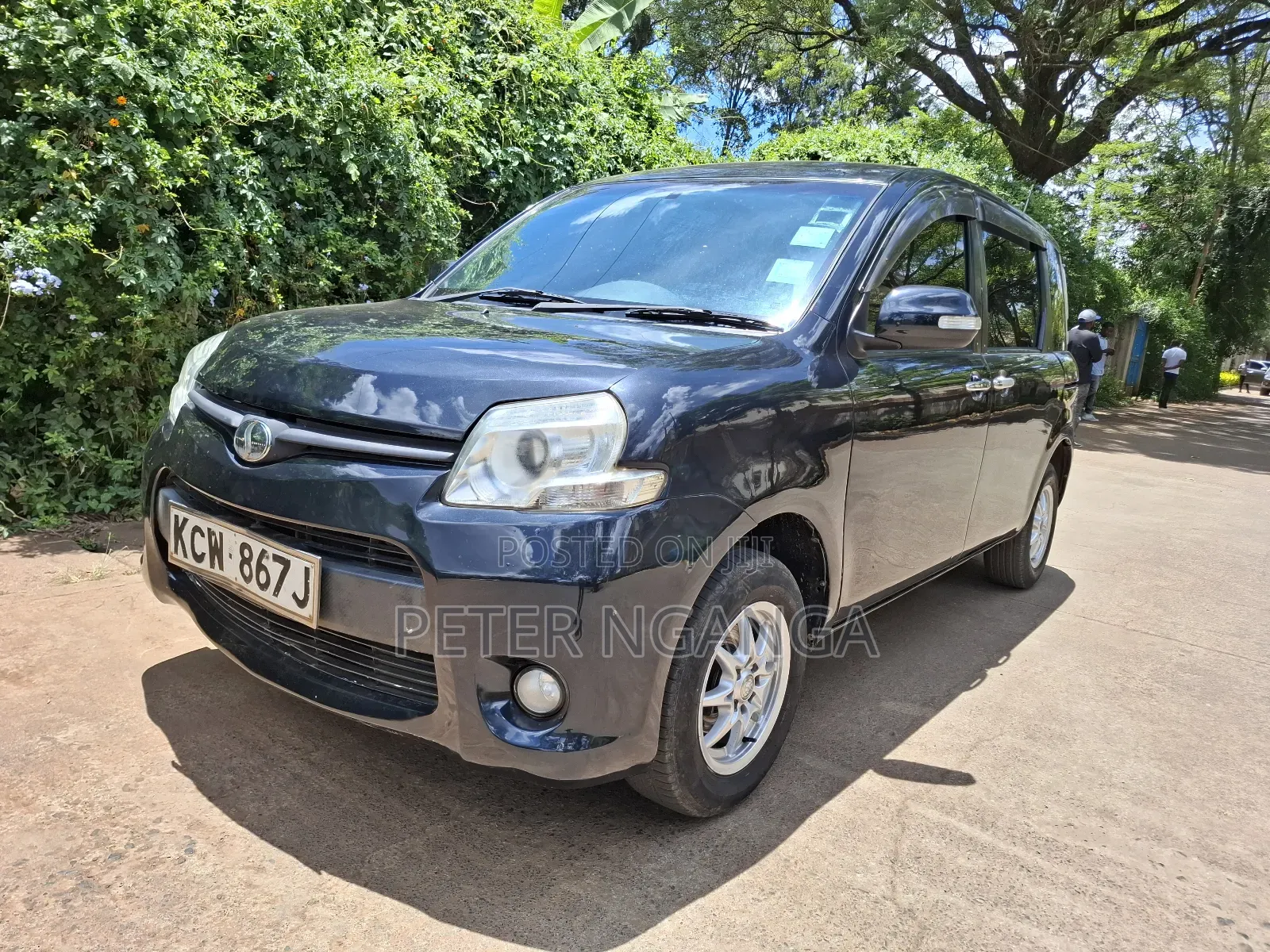 Toyota Sienta 1.5 FWD 2012 Black