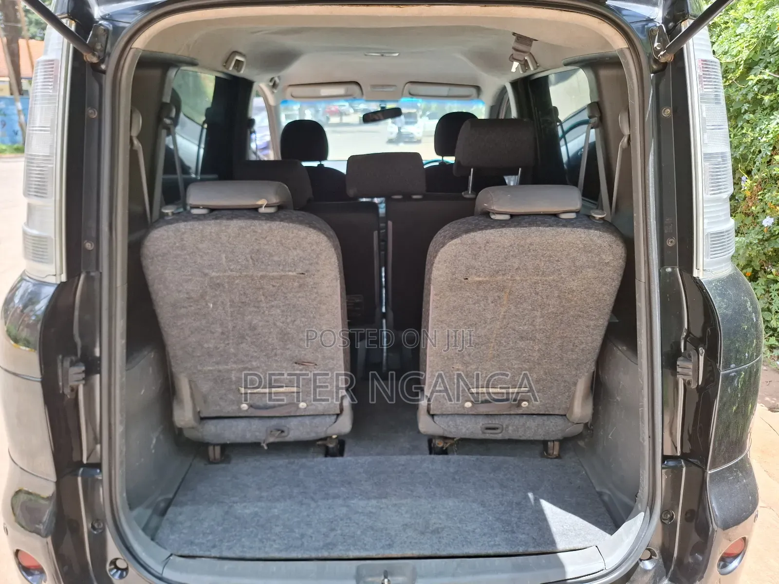 Toyota Sienta 1.5 FWD 2012 Black