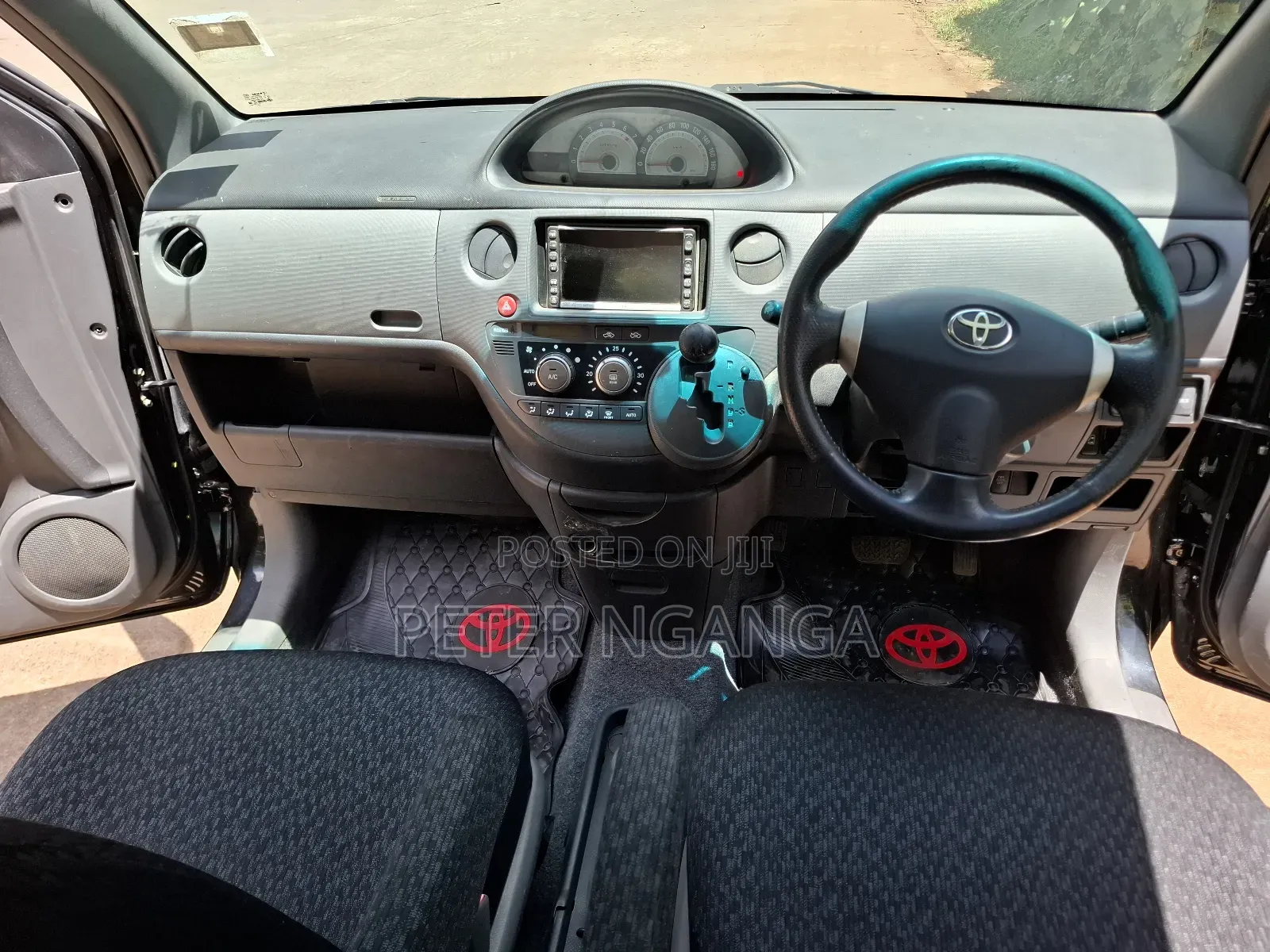Toyota Sienta 1.5 FWD 2012 Black